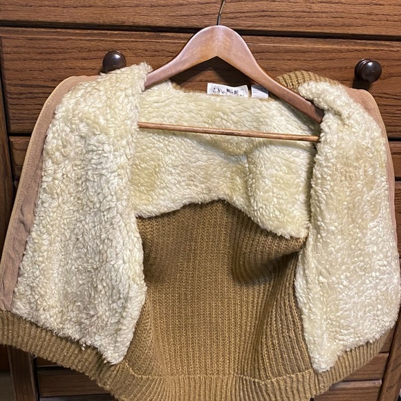 Banff Ltd Suede Vest Sweater Bee Women’s Size Medium - Picture 3 of 7